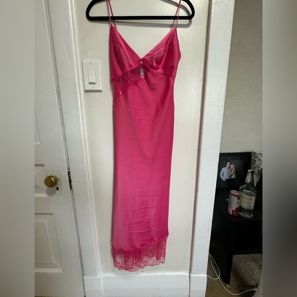 Hot pink Satin Midi dress with lace - Picture 1 of 4